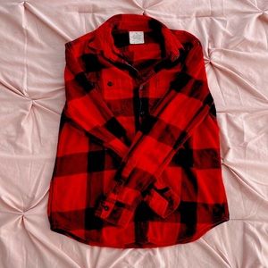 Classic black and red flannel with collar and double breasted pockets